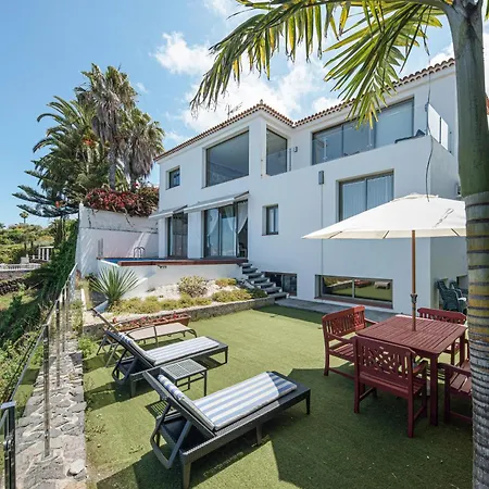 Casa *